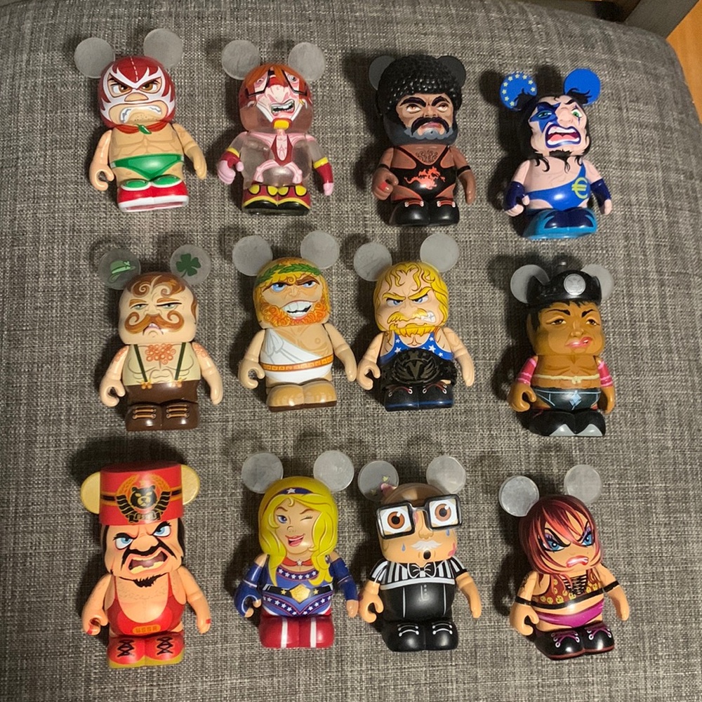 Disney Vinylmation Extreme Wrestlers - complete set of 12